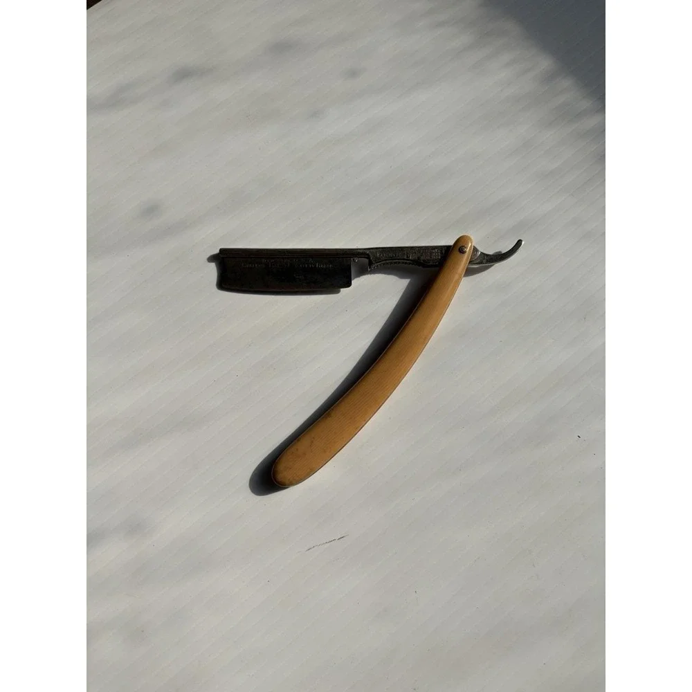 Vintage Curley's Ideal Easy-Shaving Straight Razor NY Yellow Handle With Box